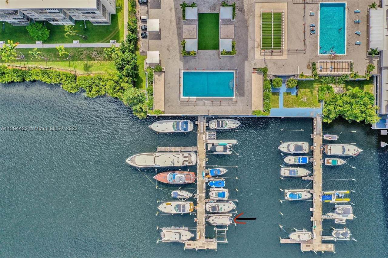 18051 Biscayne Blvd - Photo 1