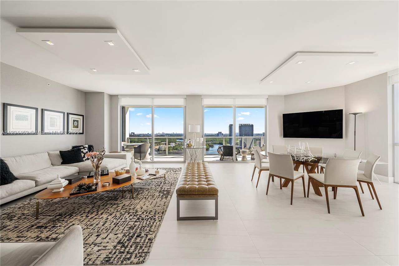 17111 Biscayne Blvd - Photo 1