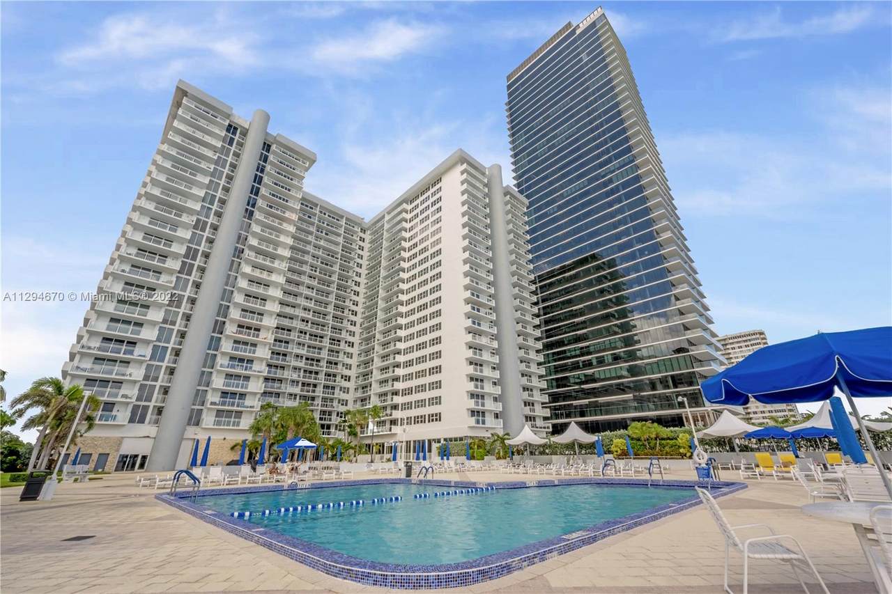 2030 Ocean Dr - Photo 1