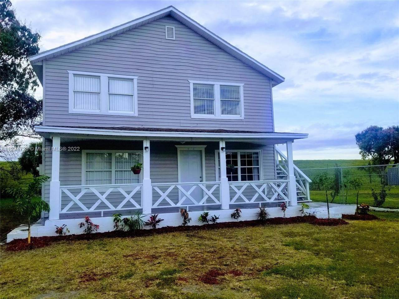 1021 Main St - Photo 1