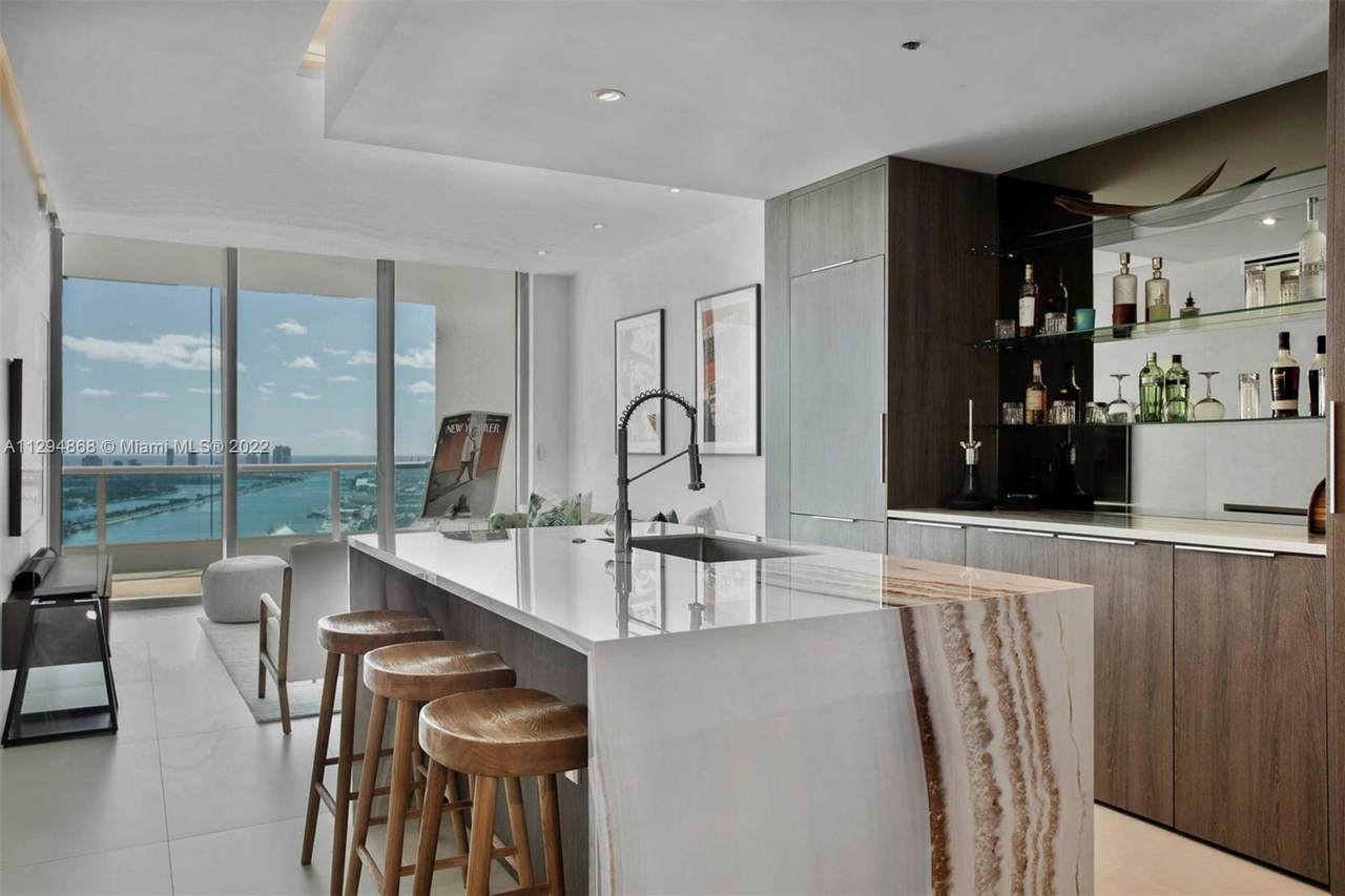 900 Biscayne Blvd - Photo 1
