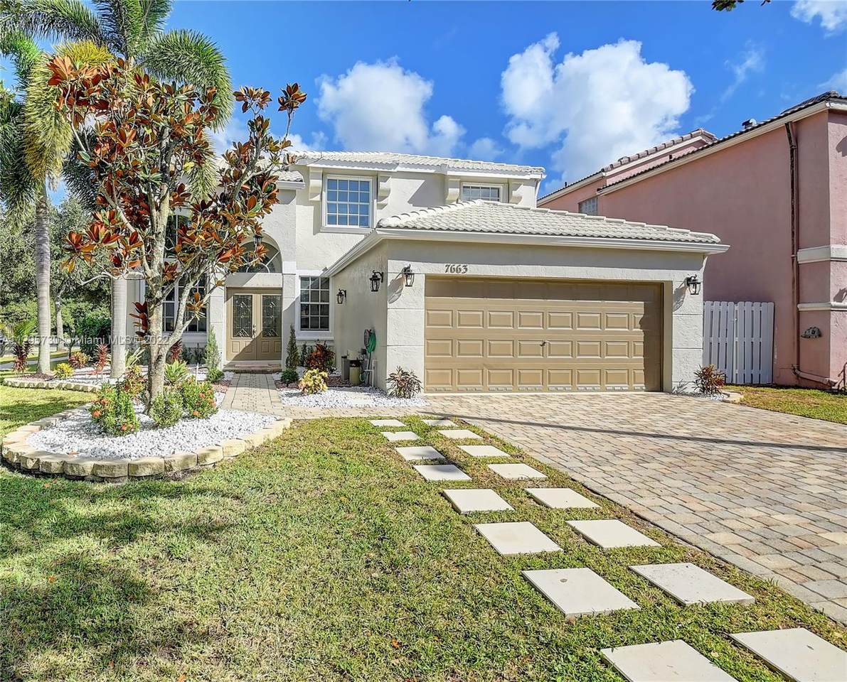 7663 Great Oak Dr - Photo 1
