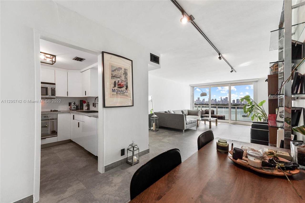1000 West Ave - Photo 1
