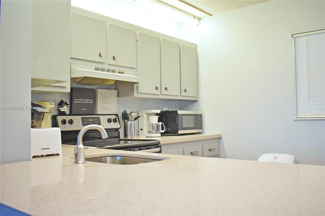 2800 Somerset Dr - Photo 1