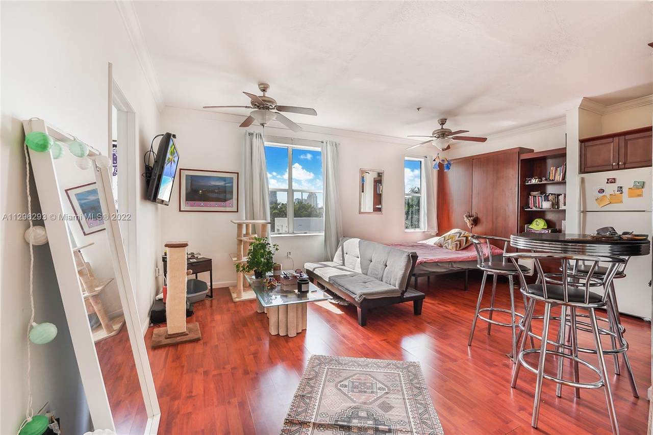1502 Jefferson Ave - Photo 1