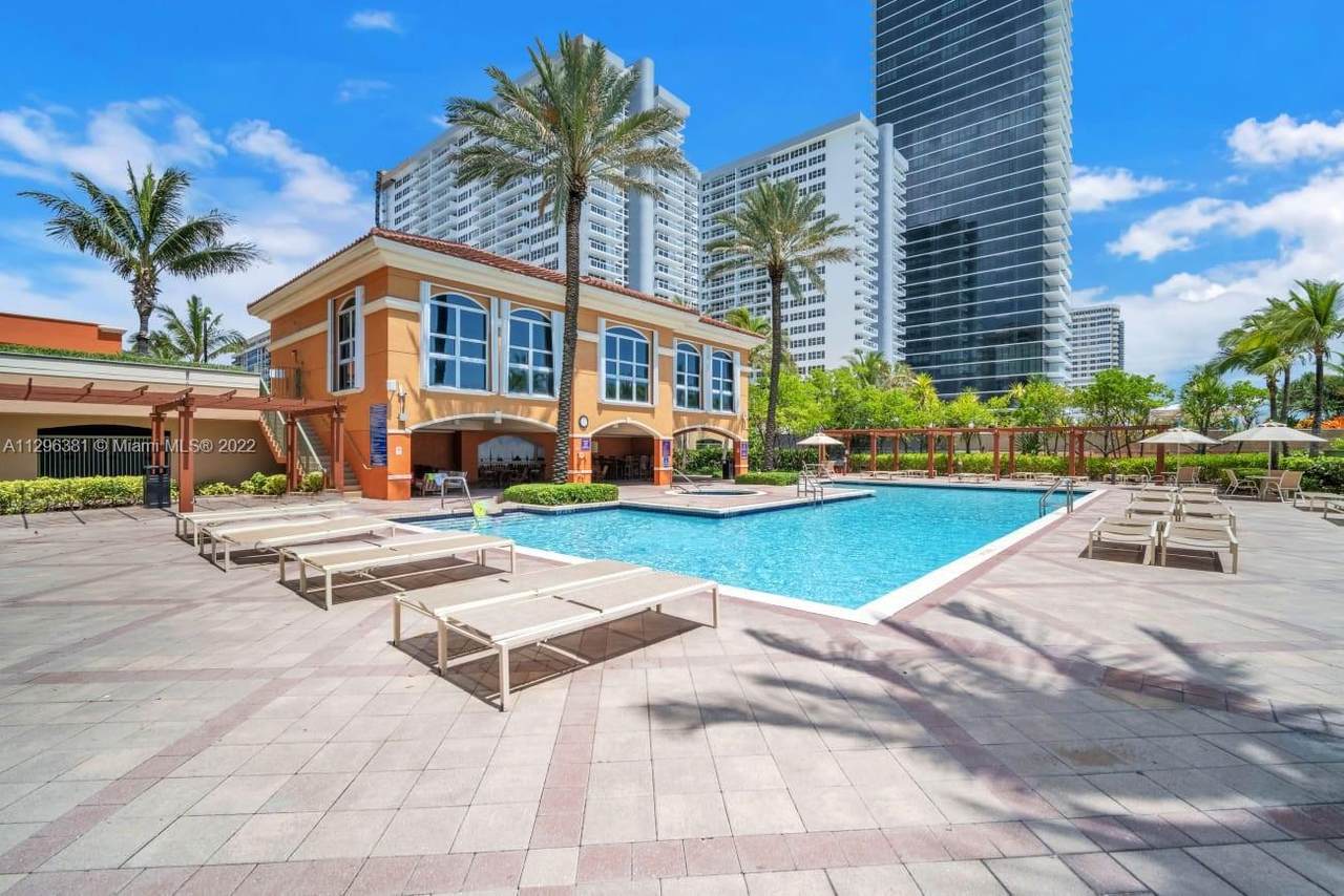2080 Ocean Dr - Photo 1