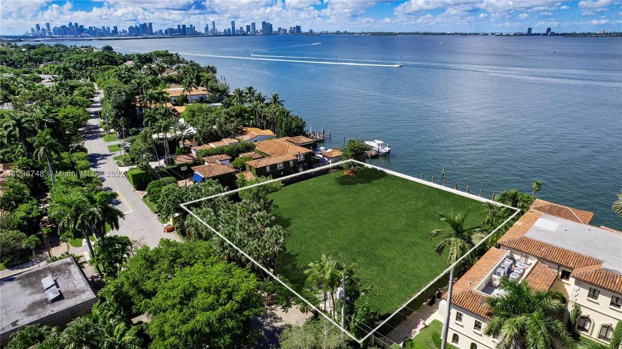 5212 Bay Rd - Photo 1