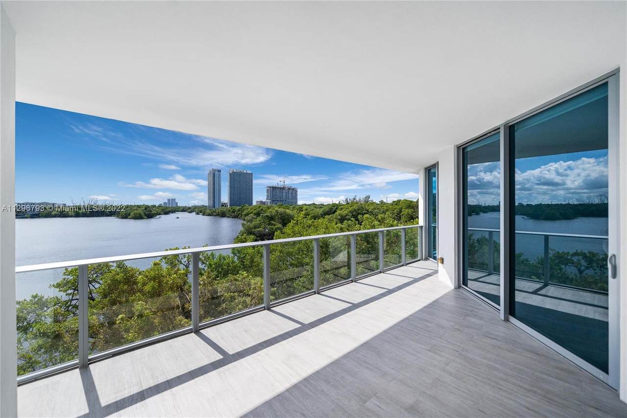 17111 Biscayne Blvd - Photo 1