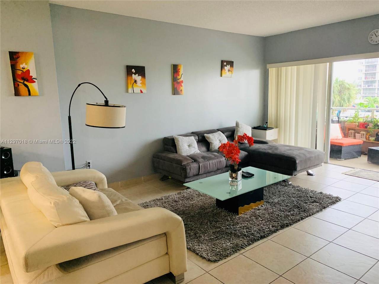 1985 Ocean Dr - Photo 1