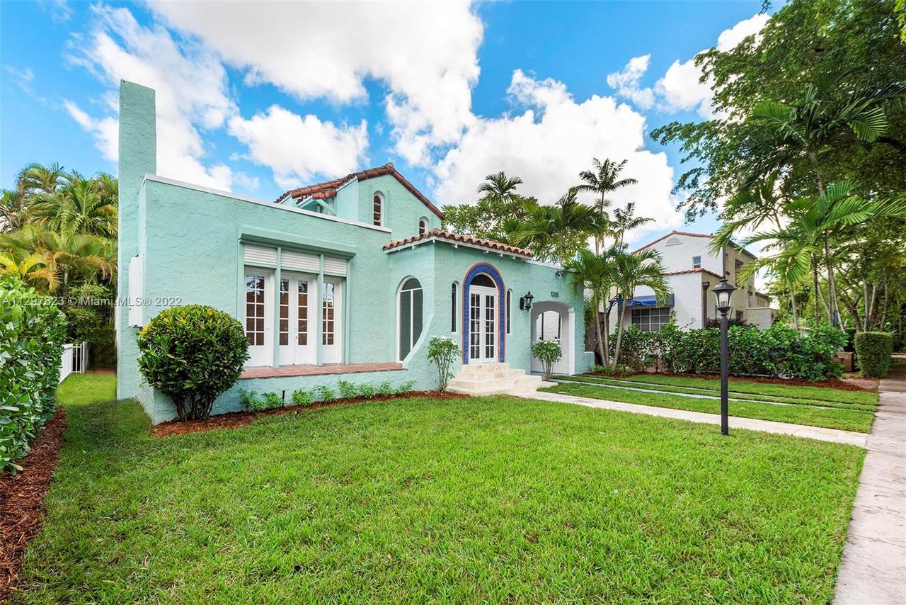 1209 La Mancha Ave - Photo 1