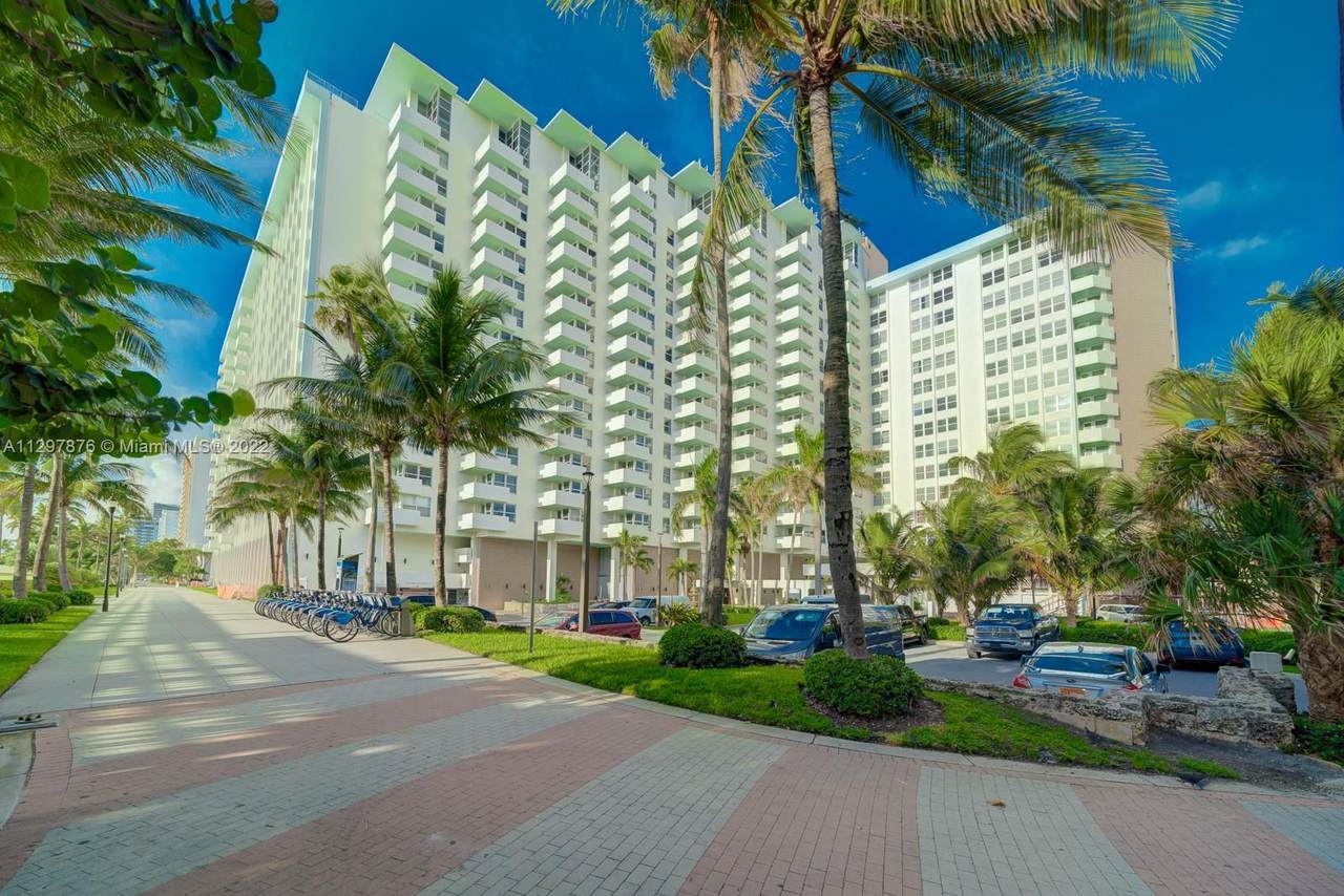 2899 Collins Ave - Photo 1