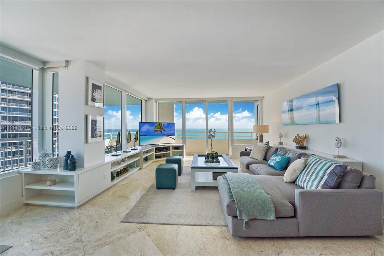 400 Pointe Dr - Photo 1