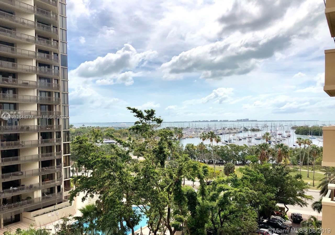 2951 Bayshore Dr - Photo 1