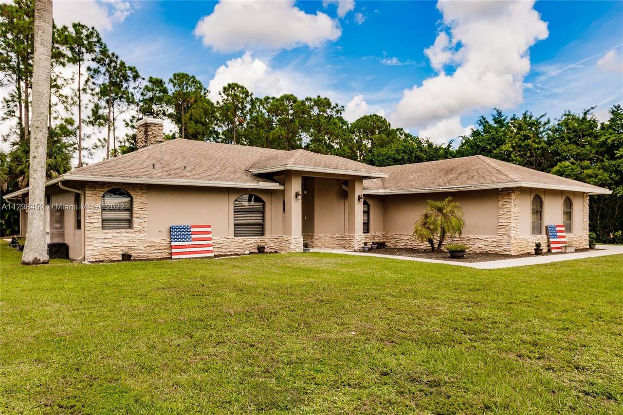 15399 64th Pl N - Photo 1