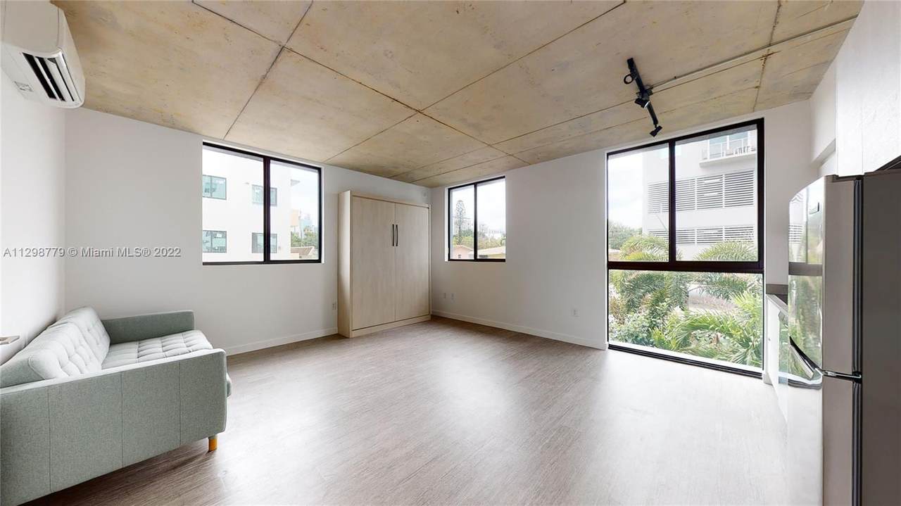 726 3rd St - Photo 1