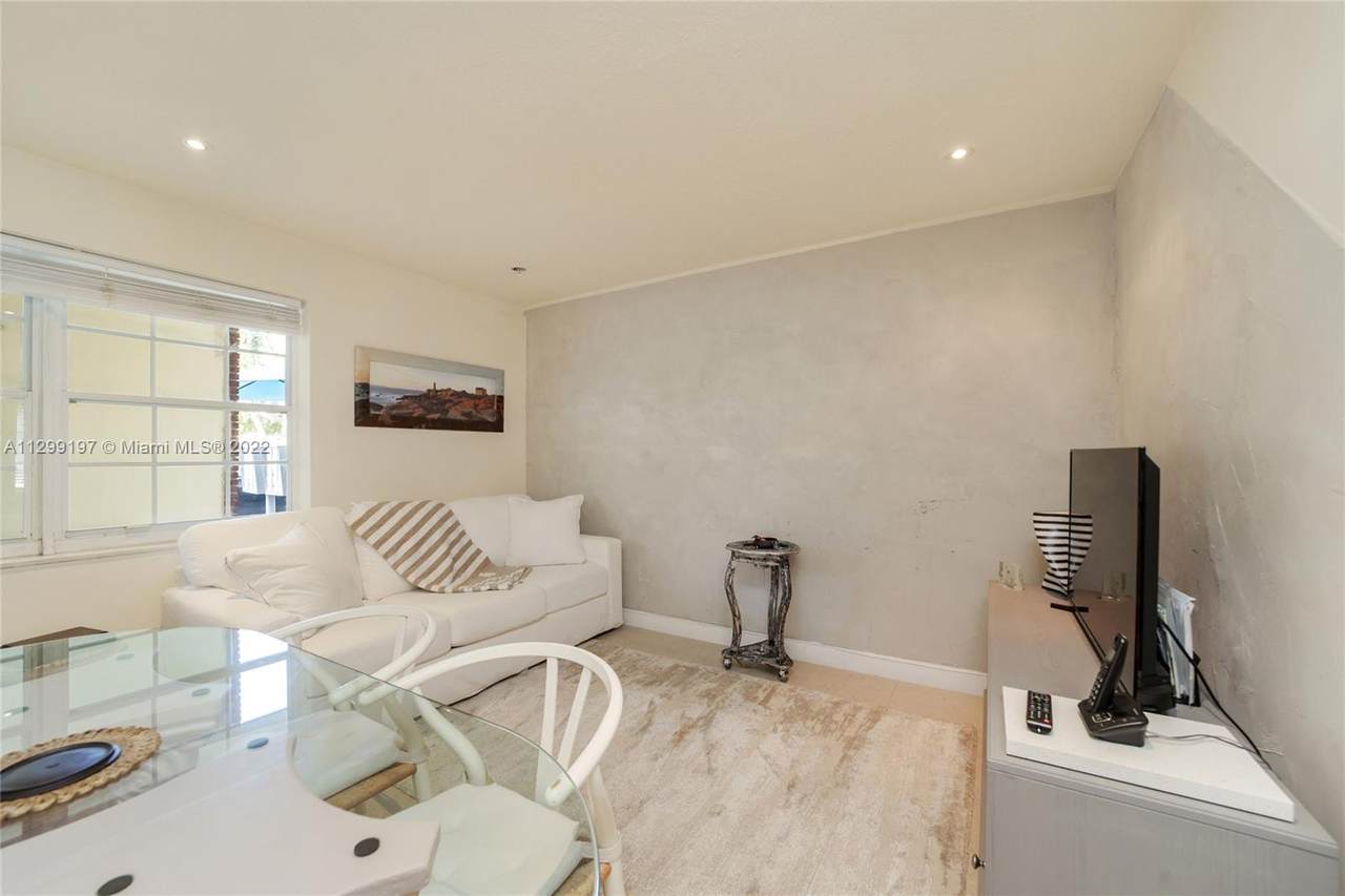 345 Michigan Ave - Photo 1