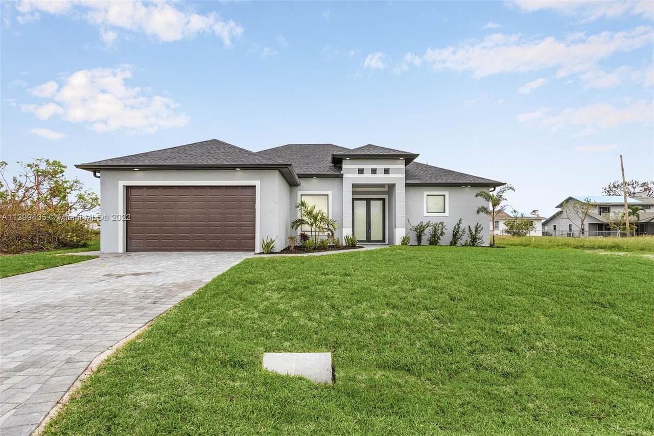 479 3rd Ct - Photo 1