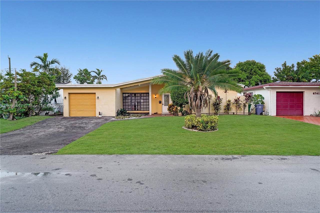 6745 Pansy Dr - Photo 1