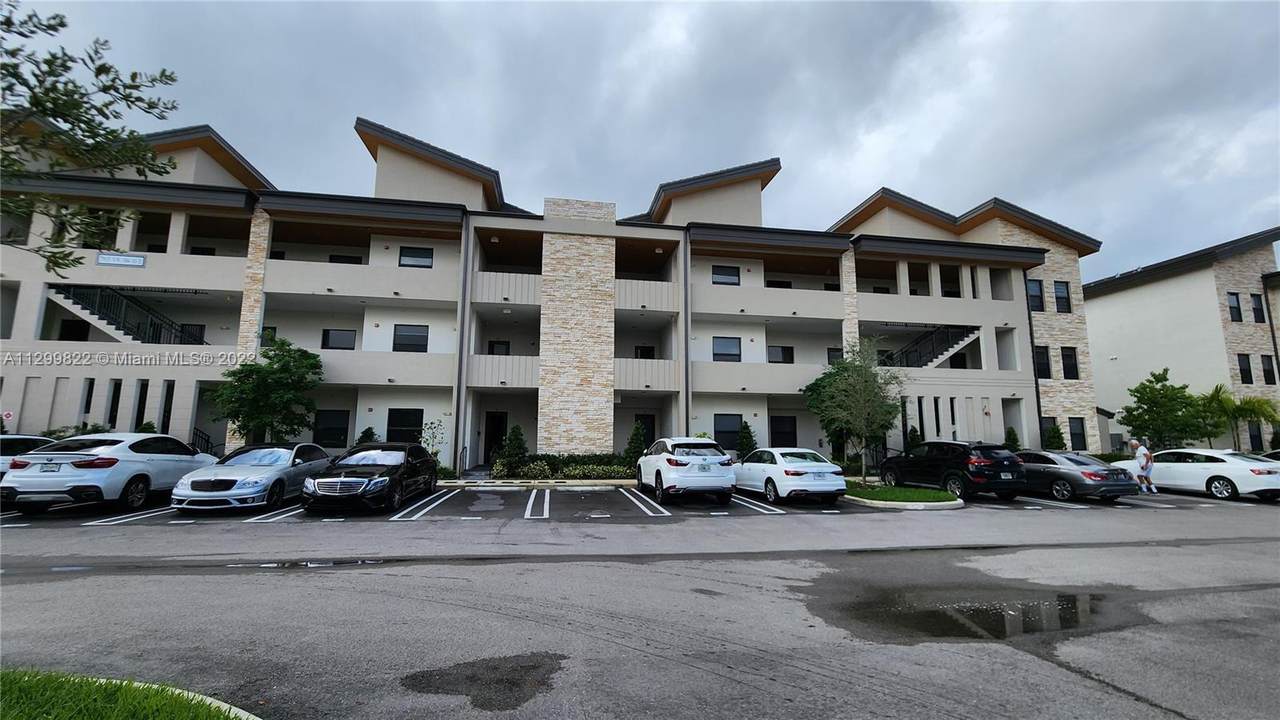 7915 104th Ave - Photo 1