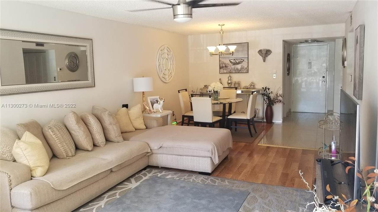 1000 Parkview Dr - Photo 1