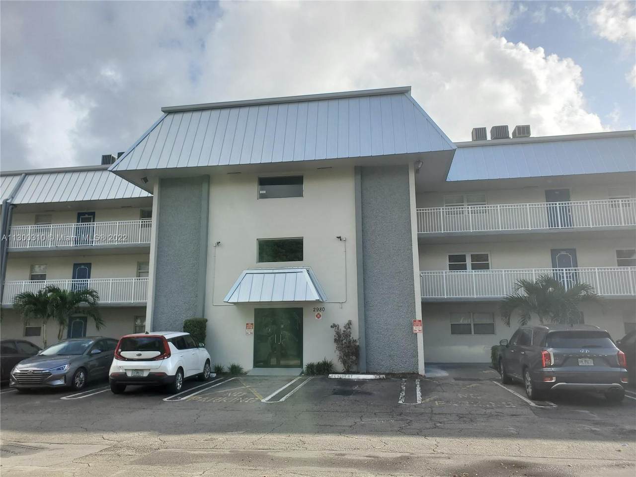 2980 Riverside Dr - Photo 1