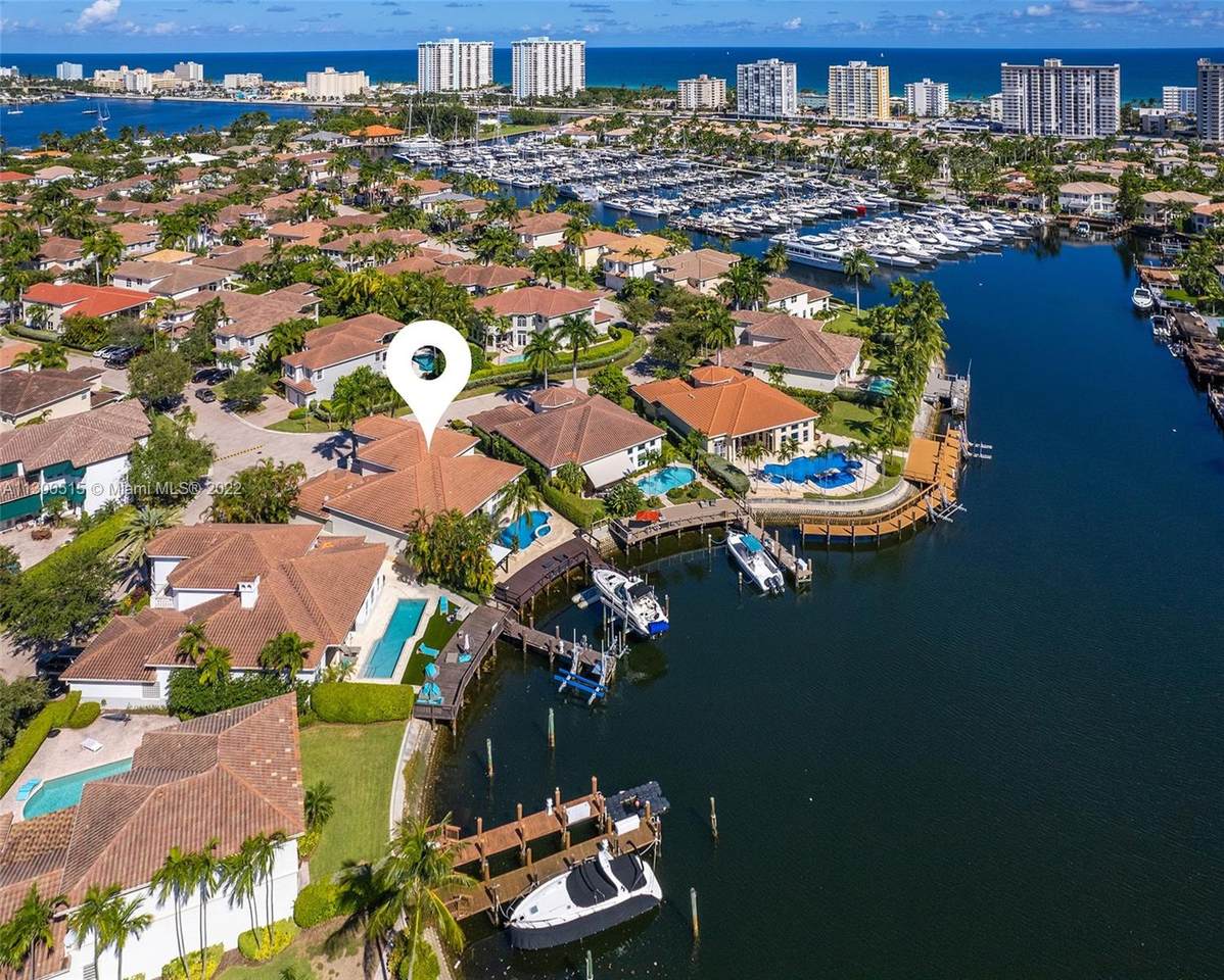 946 Sanibel Dr - Photo 1