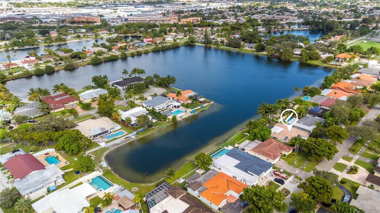 1031 Ibis Ave - Photo 1