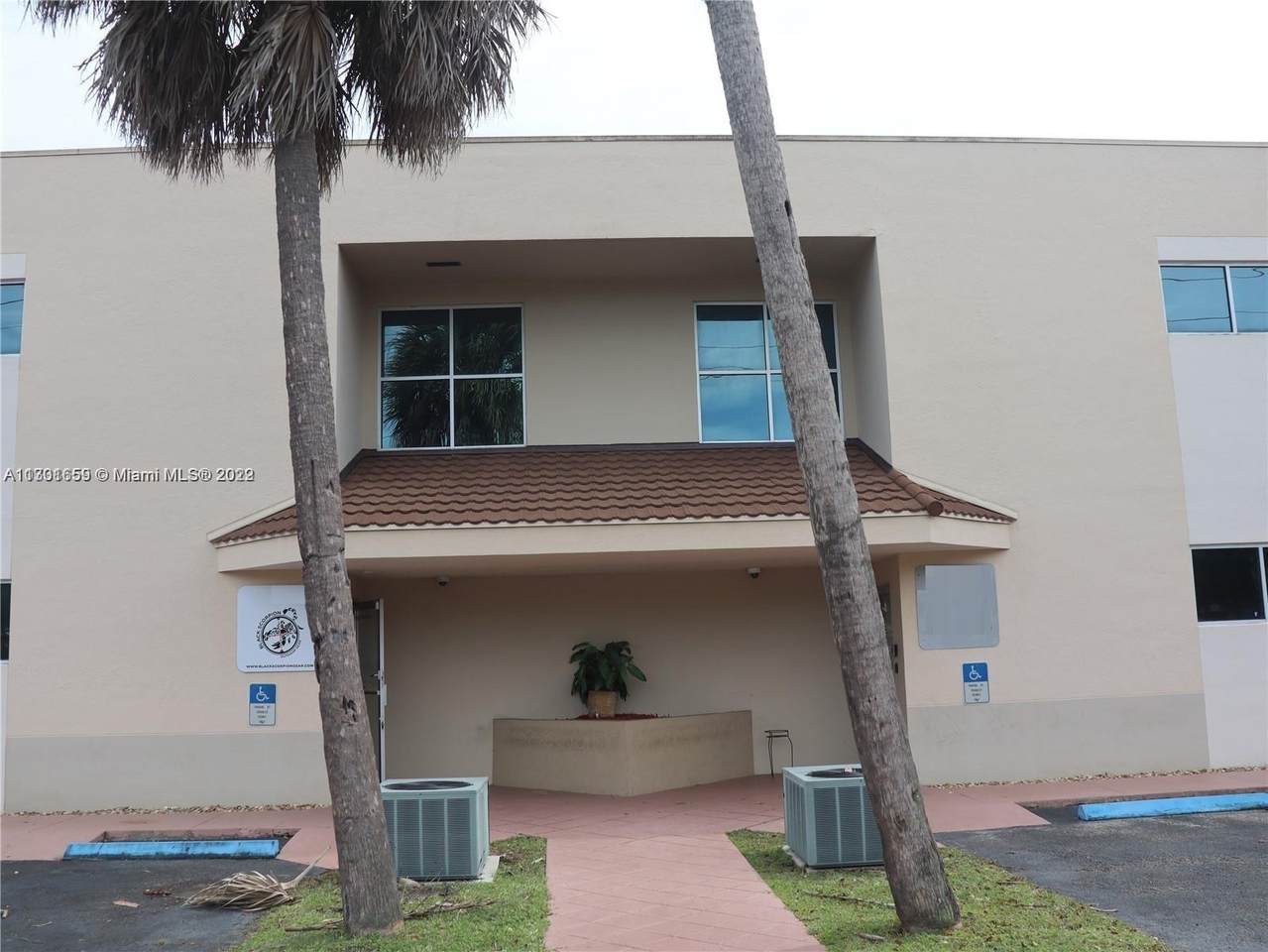 10244 50th St - Photo 1
