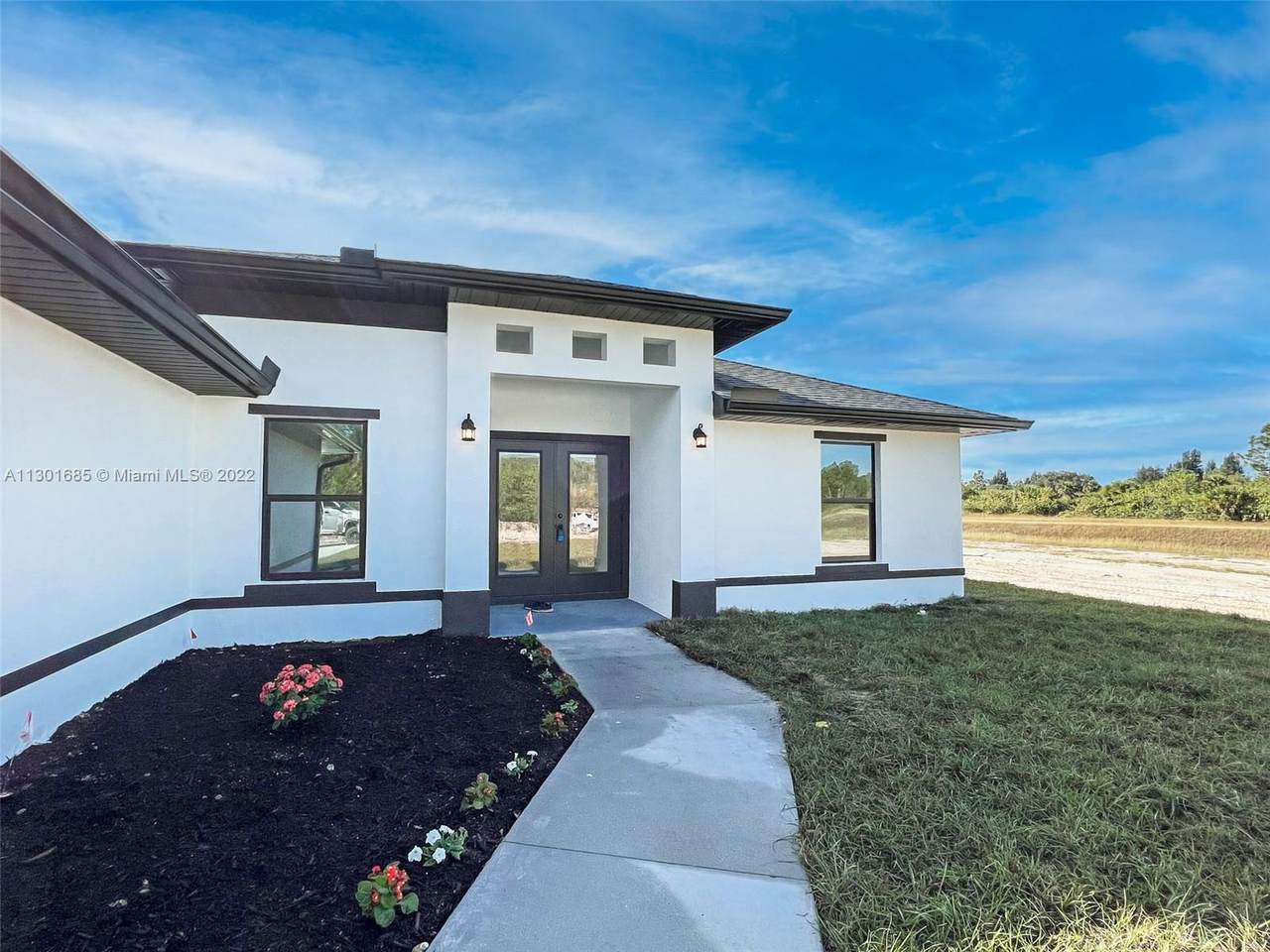 7621 15th Pl - Photo 1