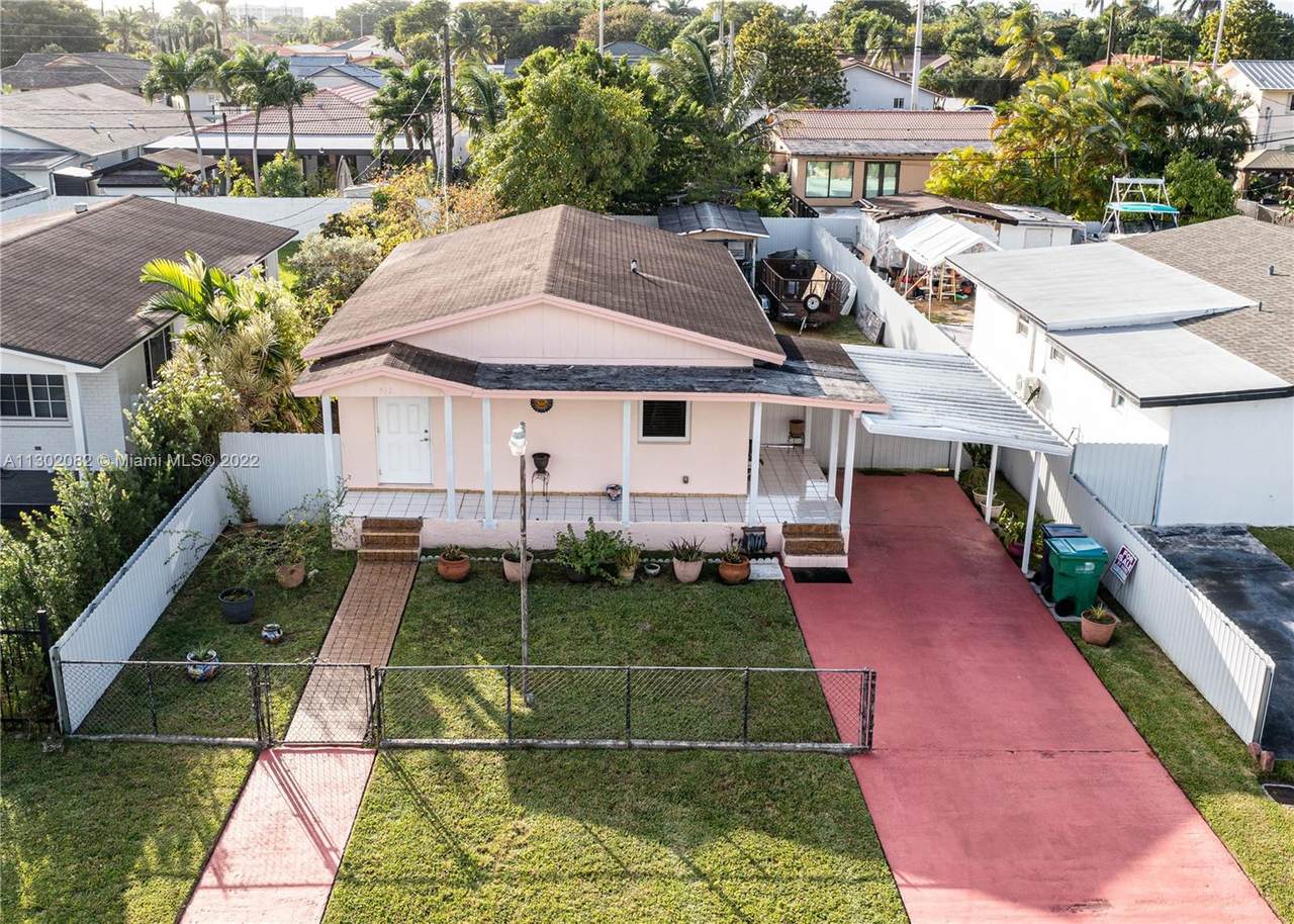 512 121st Ave - Photo 1