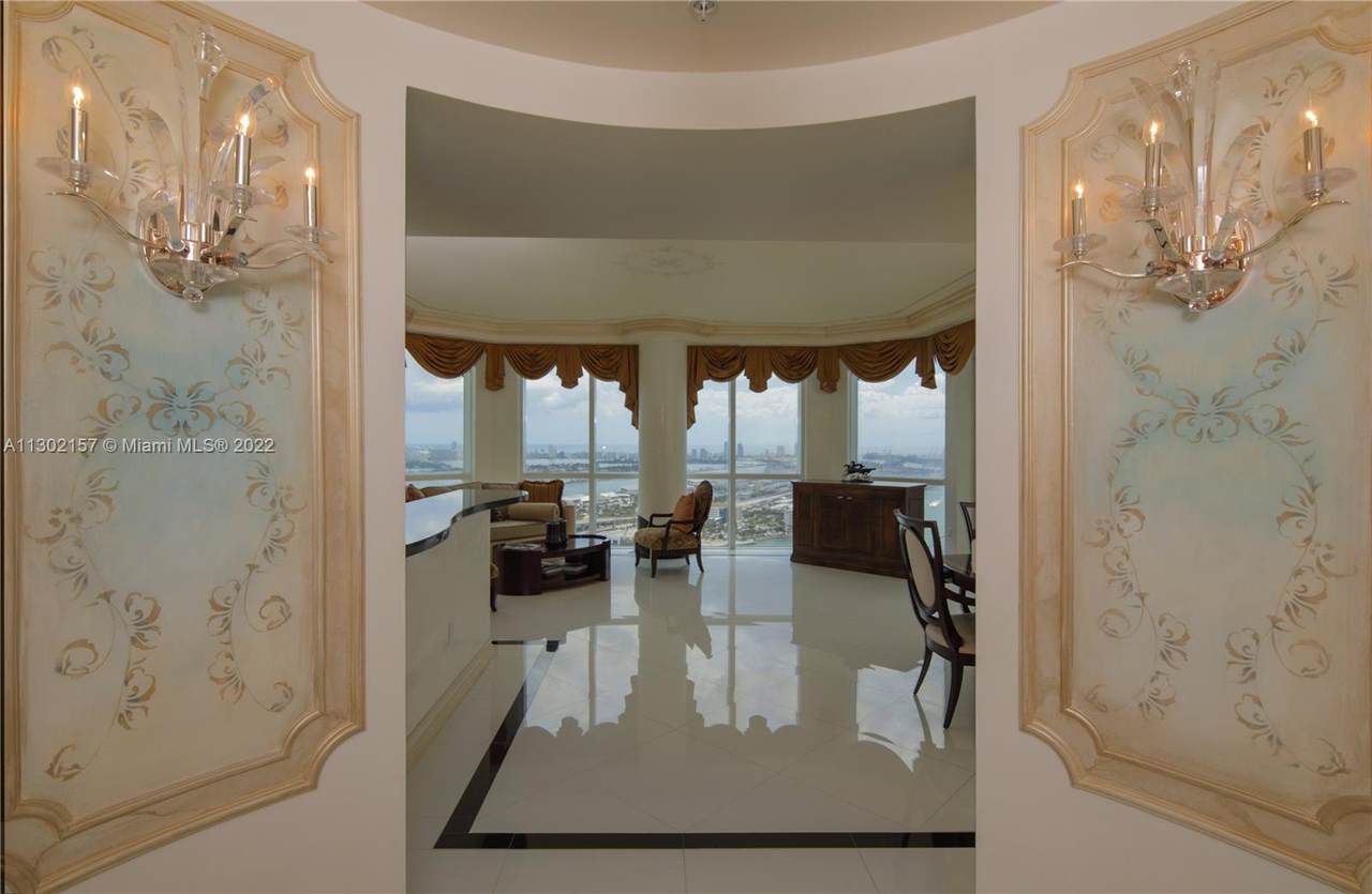 244 Biscayne Blvd - Photo 1