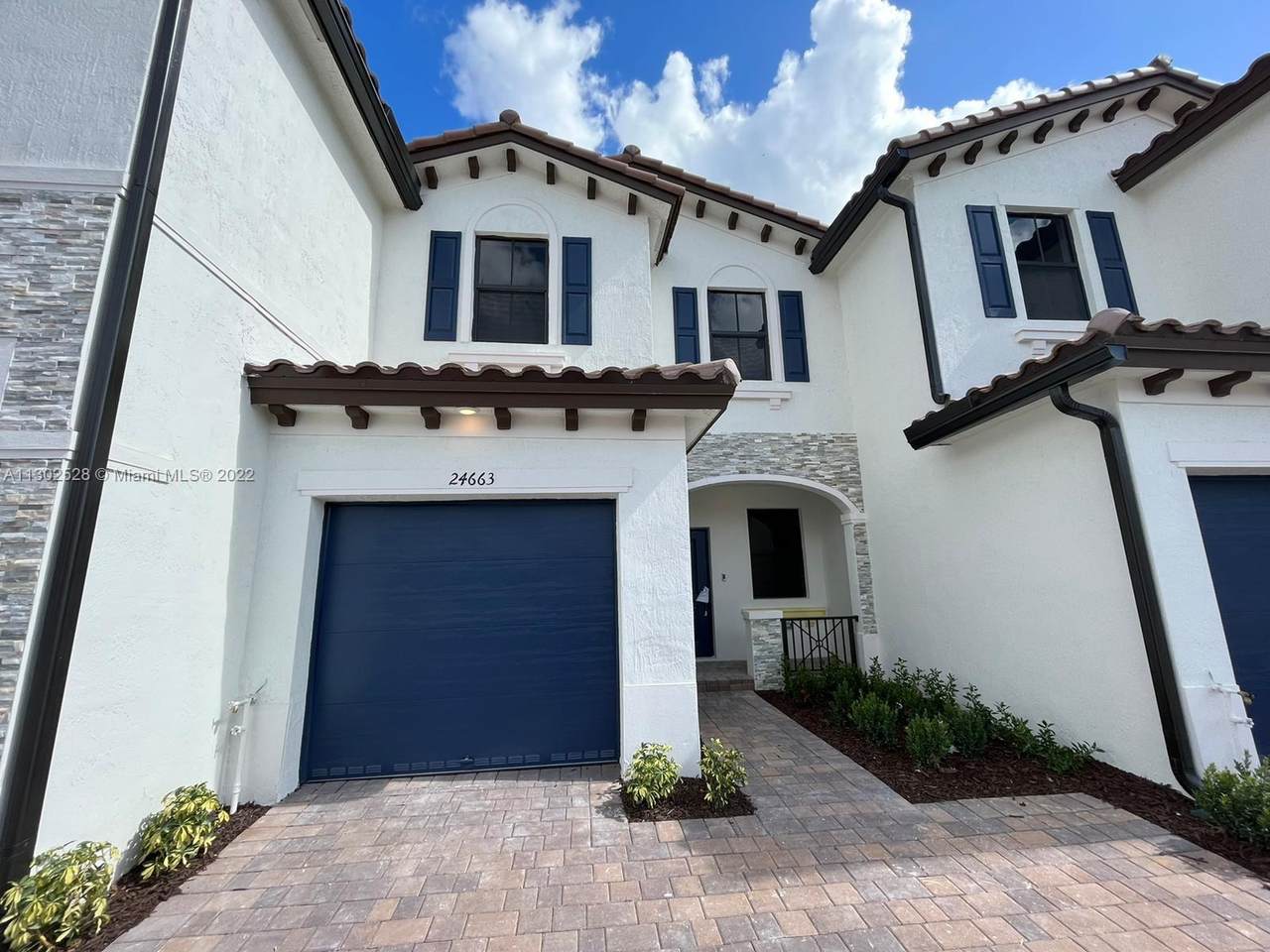 24663 119th Pl - Photo 1