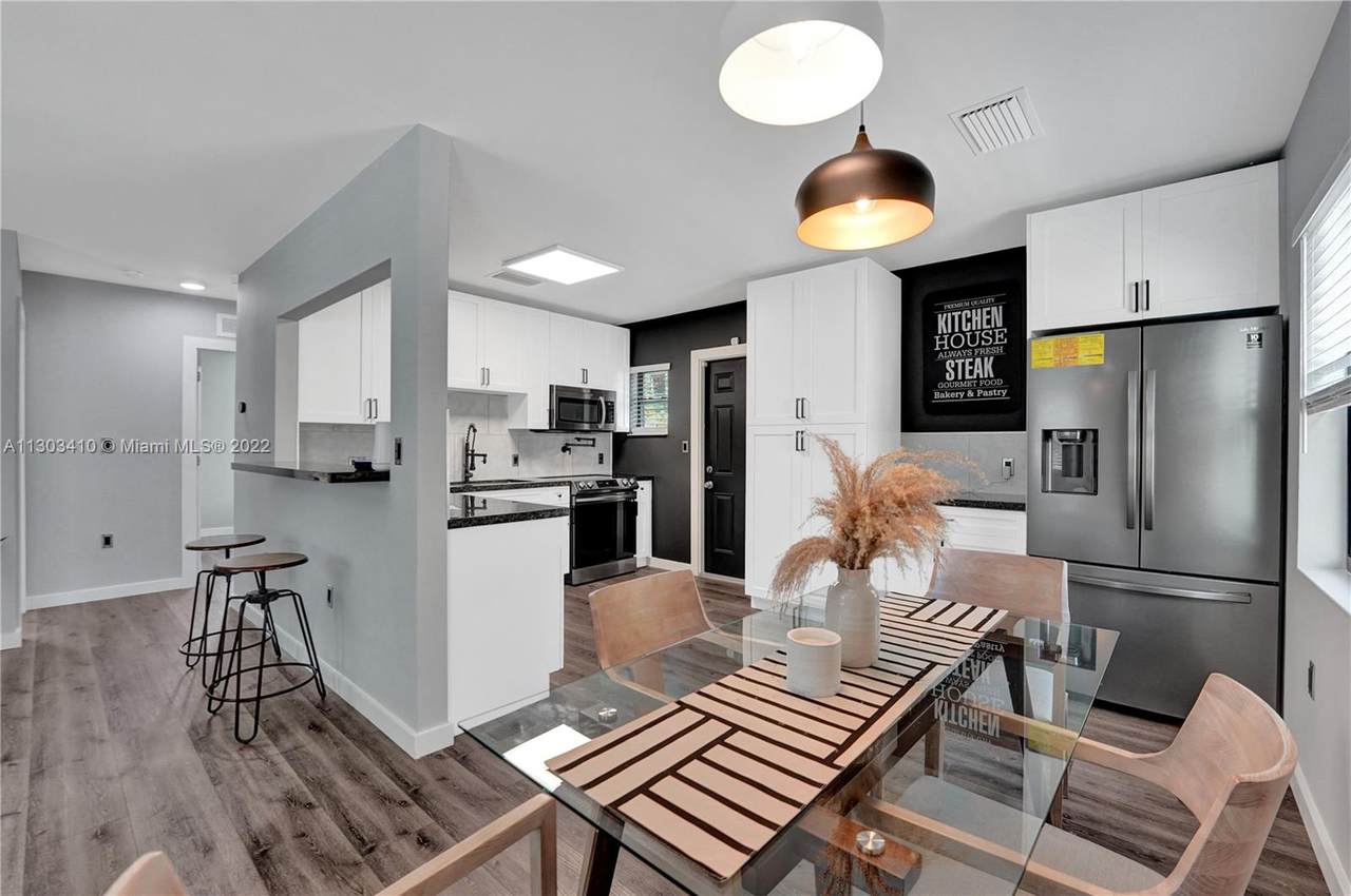 840 122nd St - Photo 1
