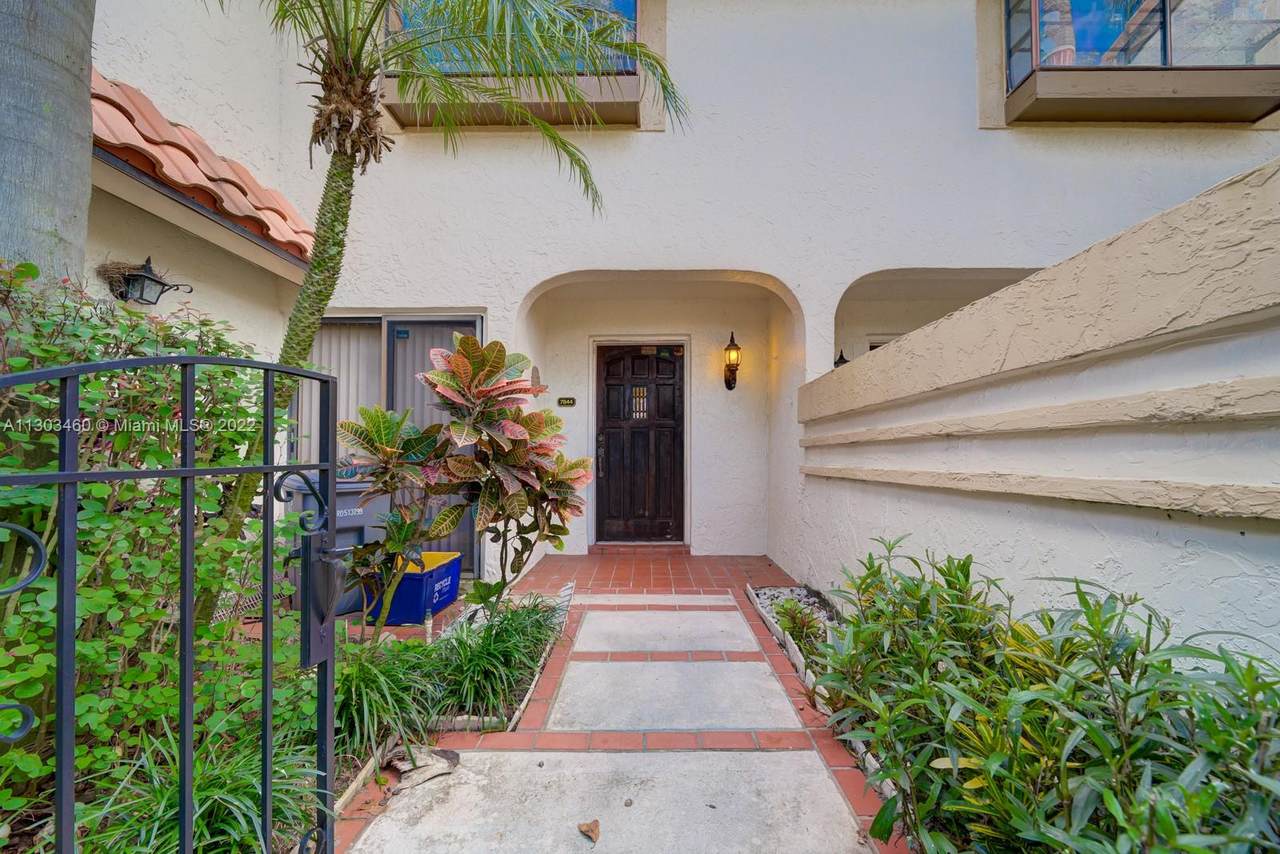 7844 La Mirada Dr - Photo 1