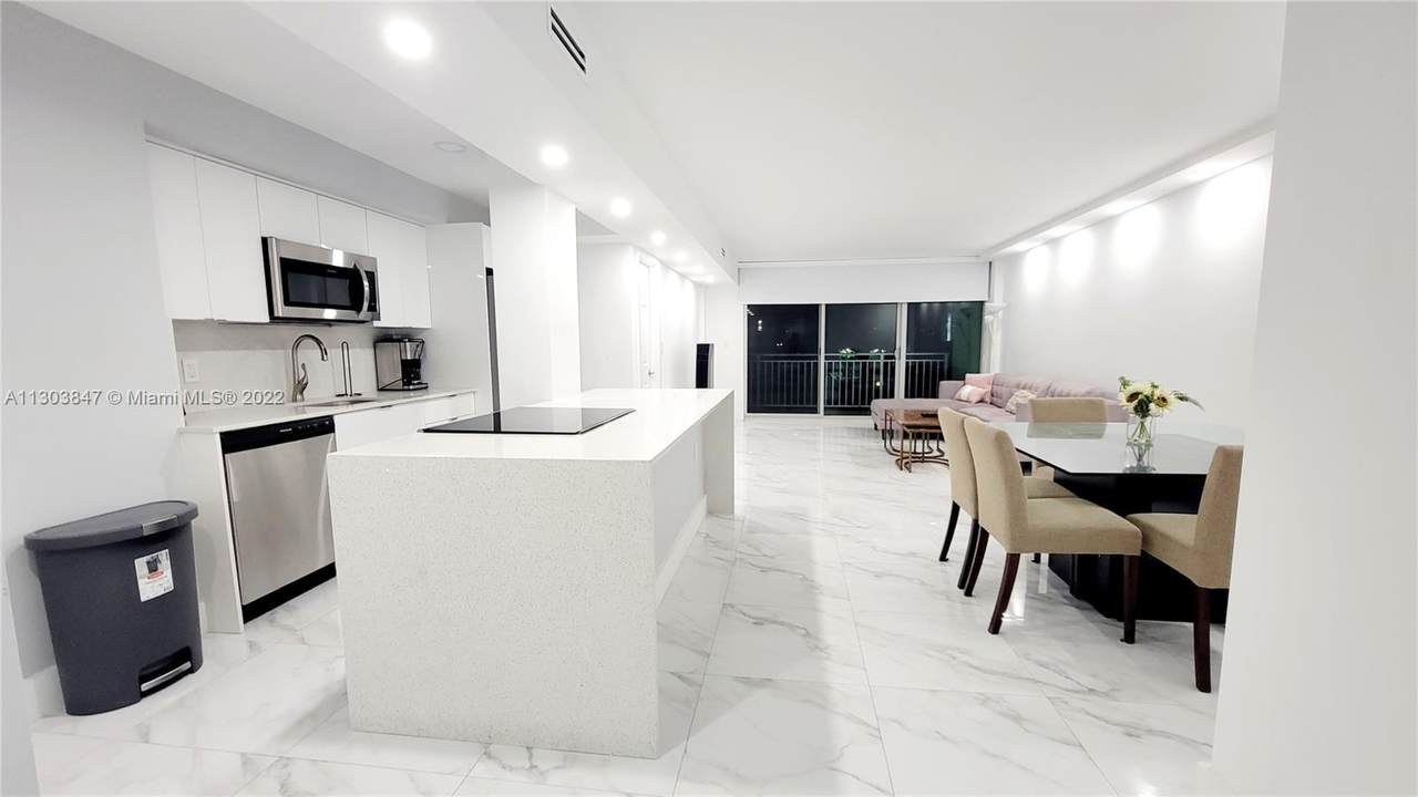 9500 Bay Harbor Dr - Photo 1