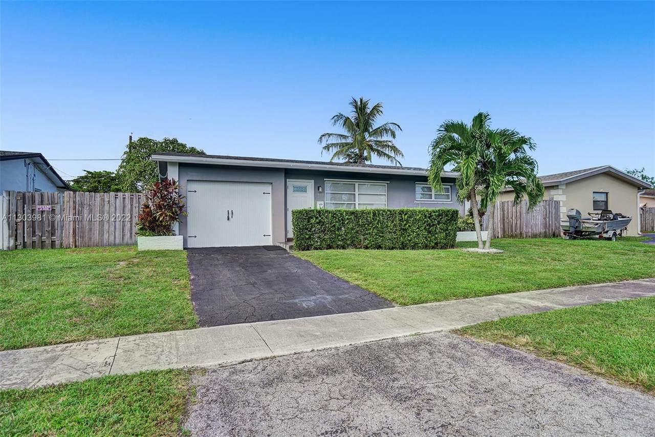 8621 25th Ct - Photo 1