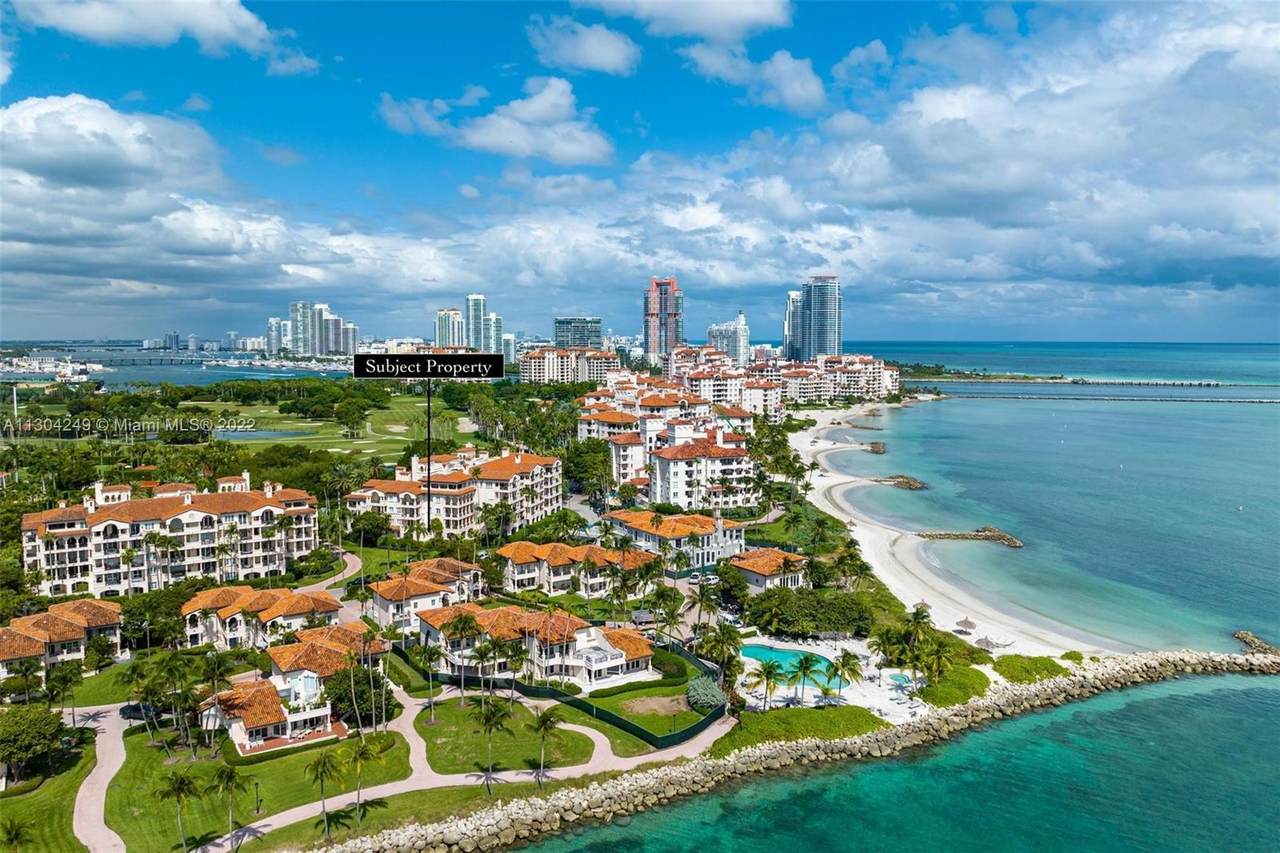 19216 Fisher Island Dr - Photo 1