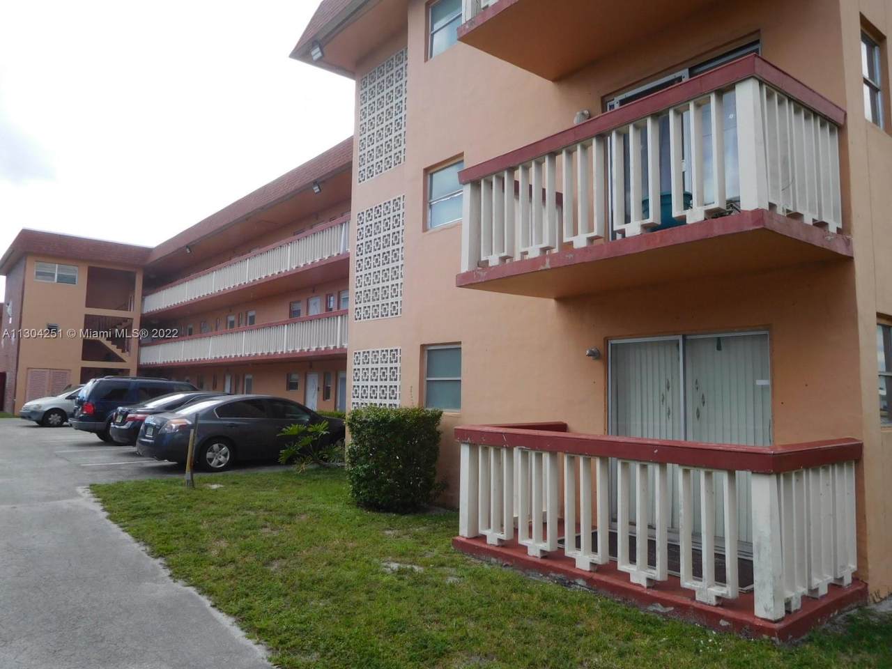 18700 3rd Ct - Photo 1