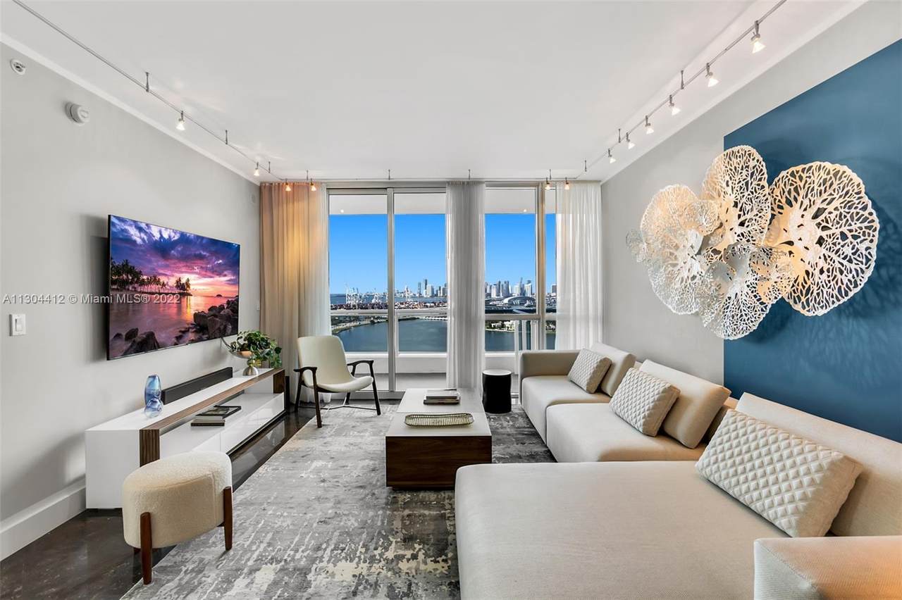 540 West Av - Photo 1