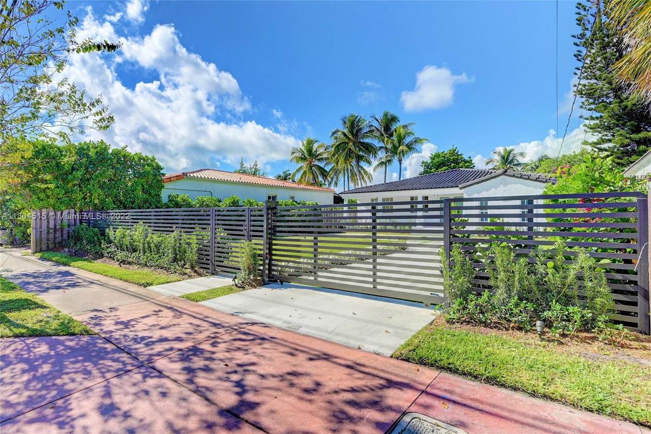 8070 Hawthorne Ave - Photo 1