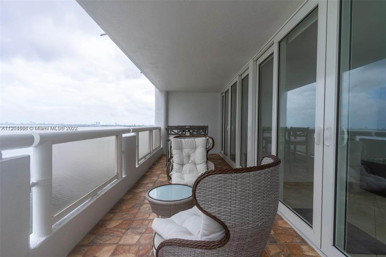 1717 Bayshore Dr - Photo 1