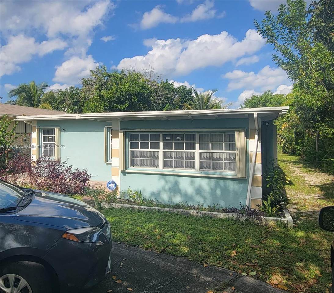 6111 Eaton St - Photo 1