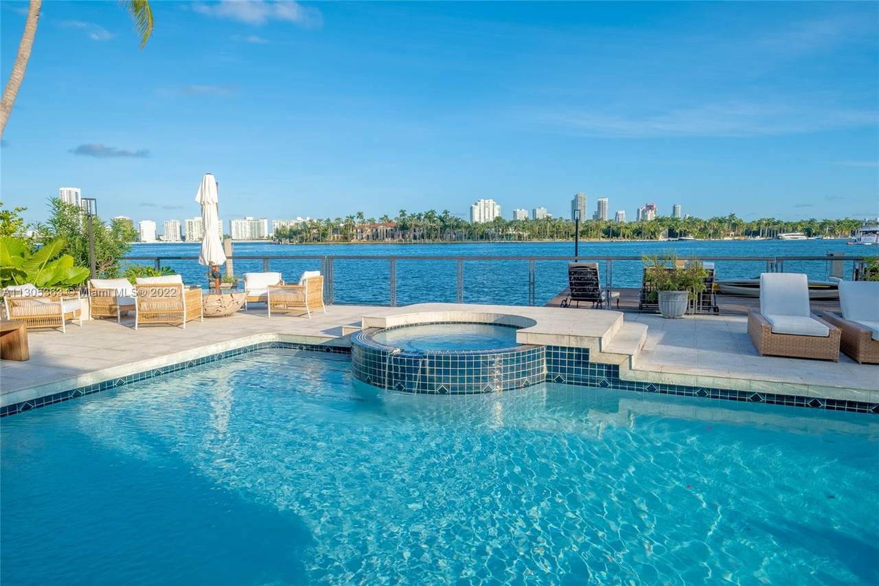 2 Hibiscus Dr - Photo 1