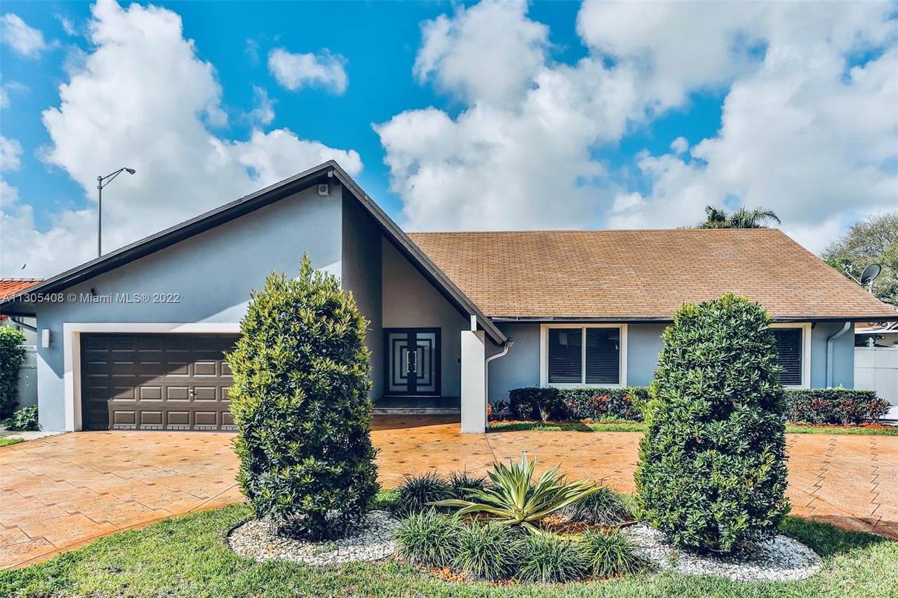 20550 8th Ct - Photo 1