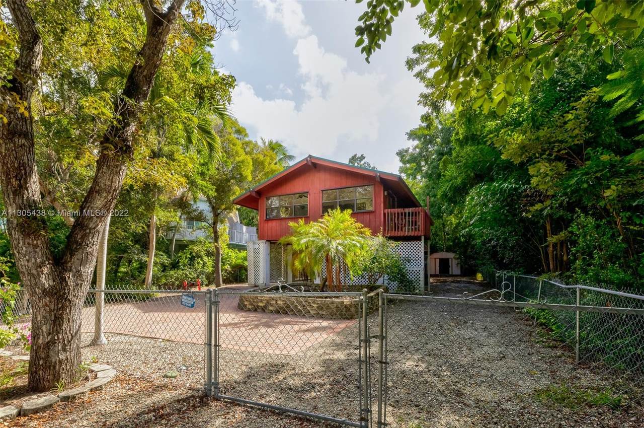 243 Buttonwood Shores Dr - Photo 1