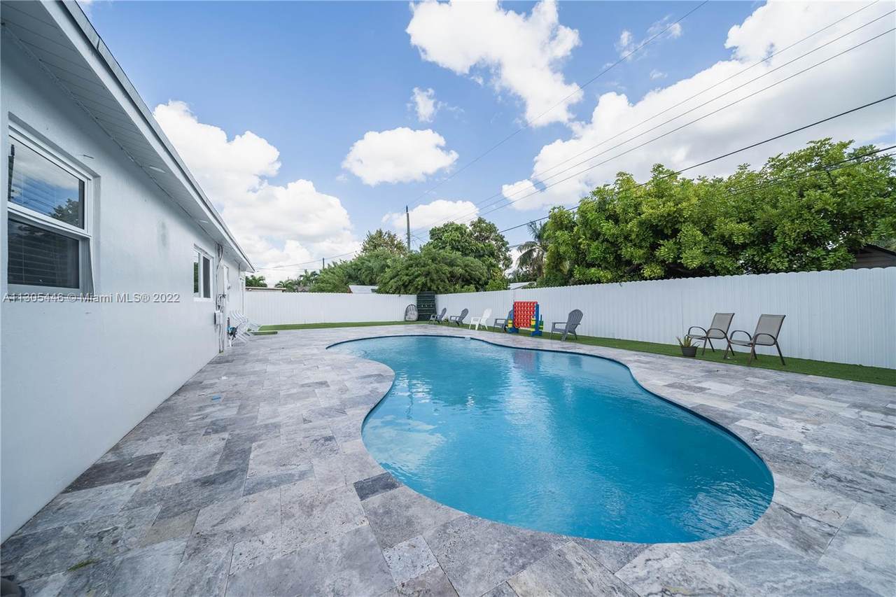 1720 64th Terrace - Photo 1