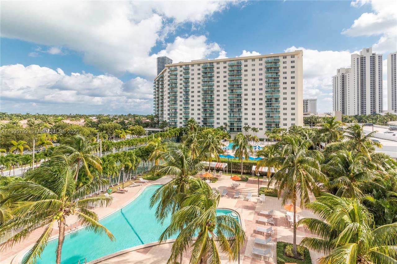 19380 Collins Ave - Photo 1