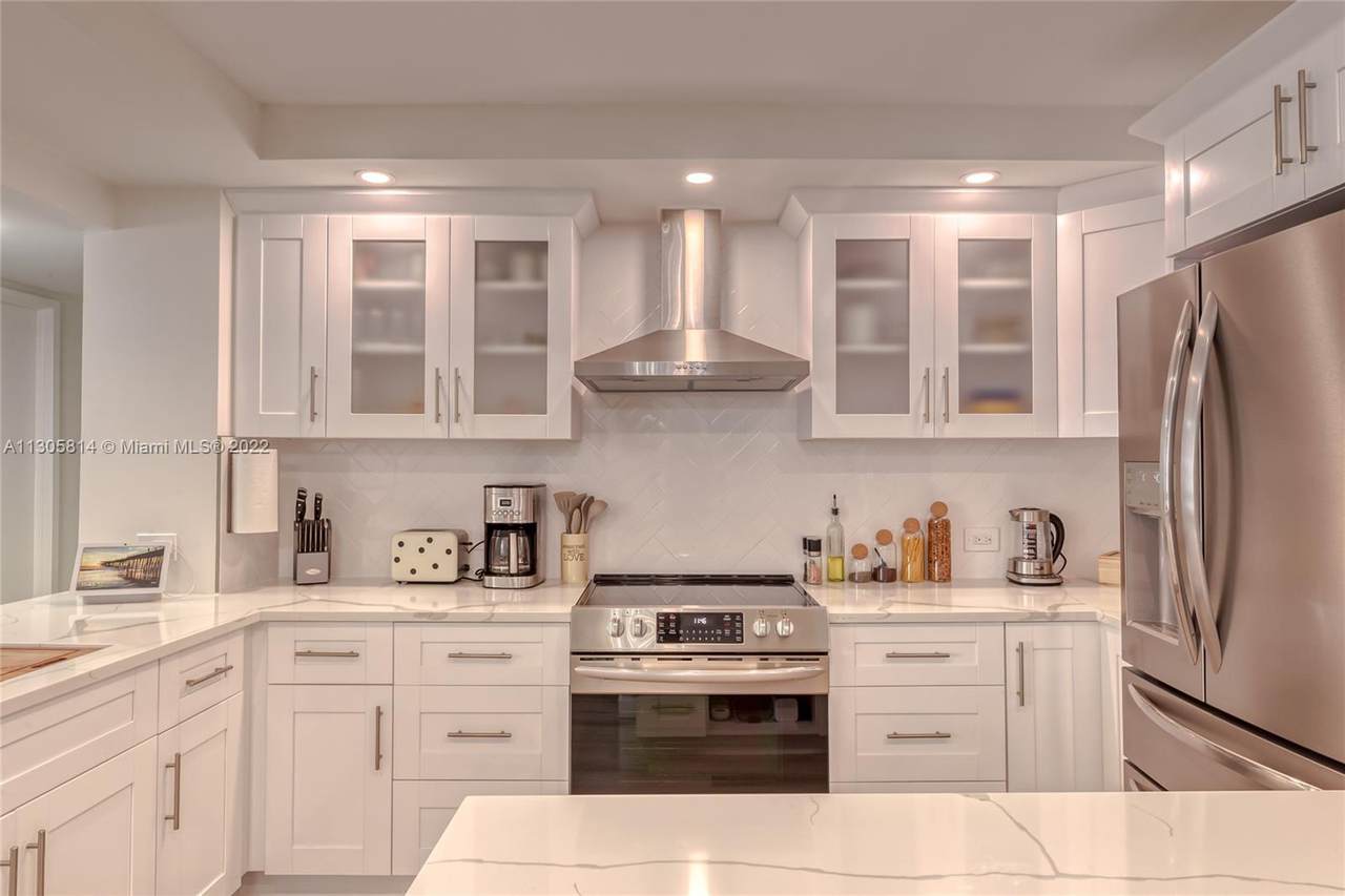405 Ocean Blvd - Photo 1