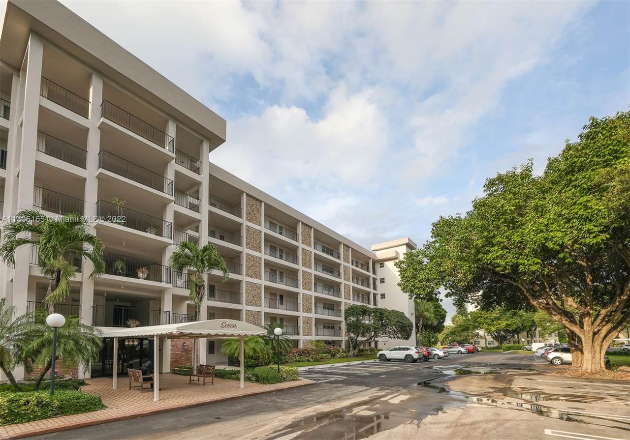 2801 Palm Aire Dr - Photo 1