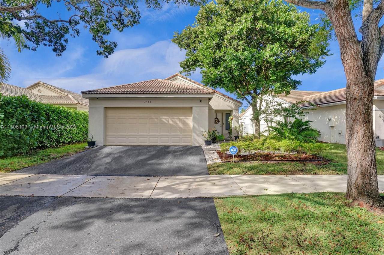 4381 Mahogany Ridge Dr - Photo 1